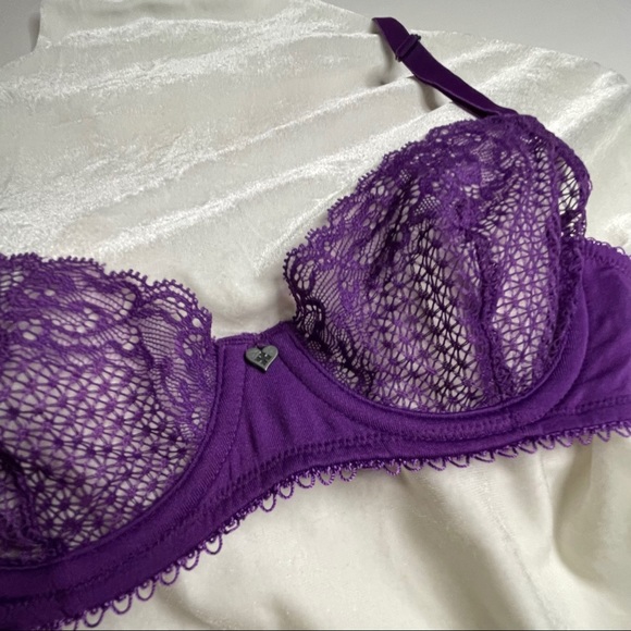 Blackheart~ Demi Bras~ Set of Two - Picture 7 of 8